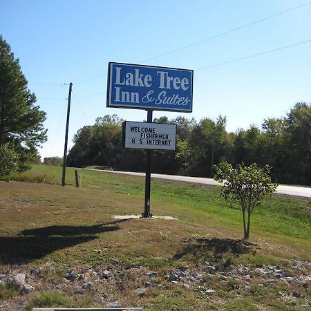 Lake Tree Inn & Suites Marion Kültér fotó