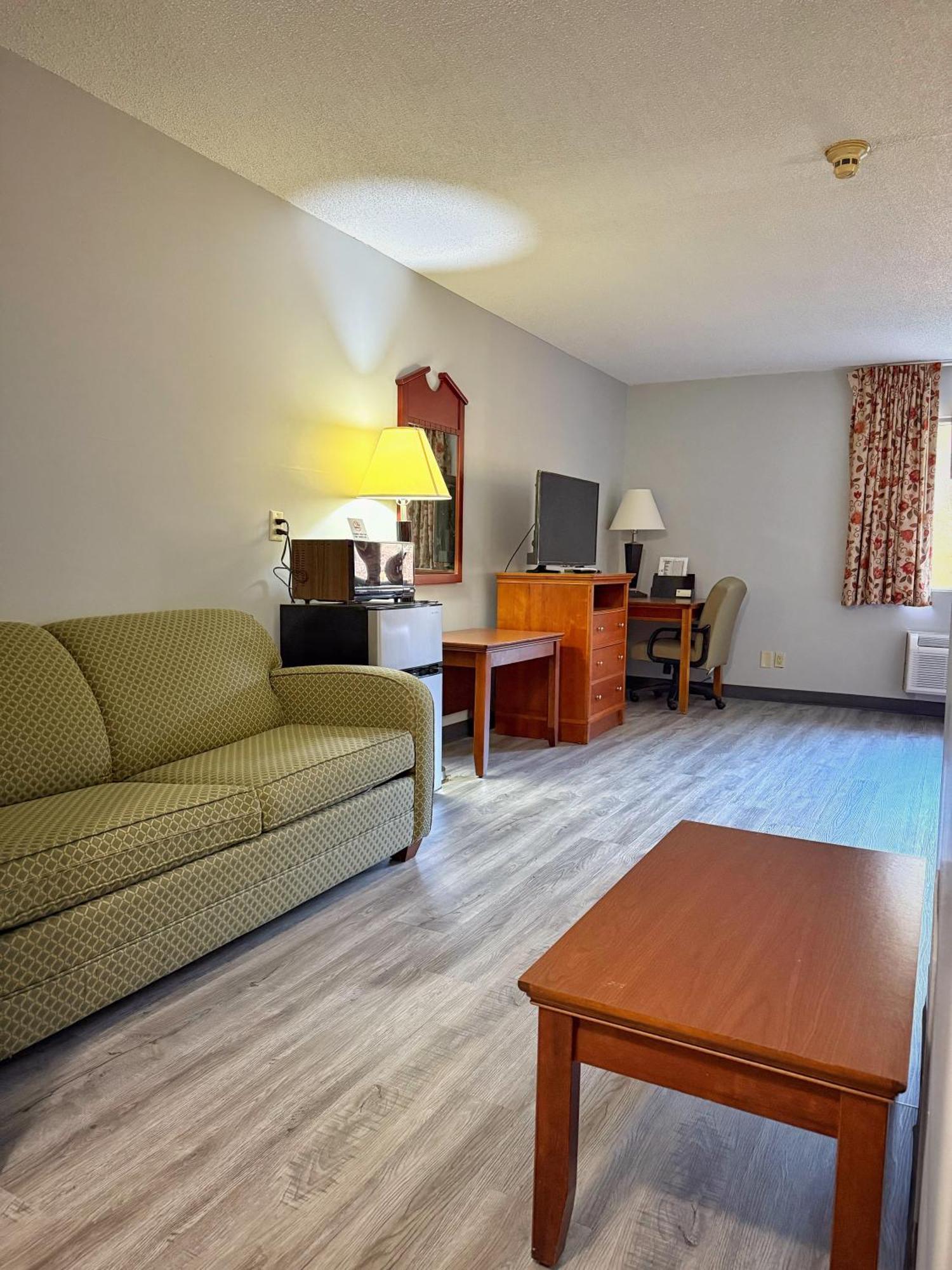 Lake Tree Inn & Suites Marion Kültér fotó