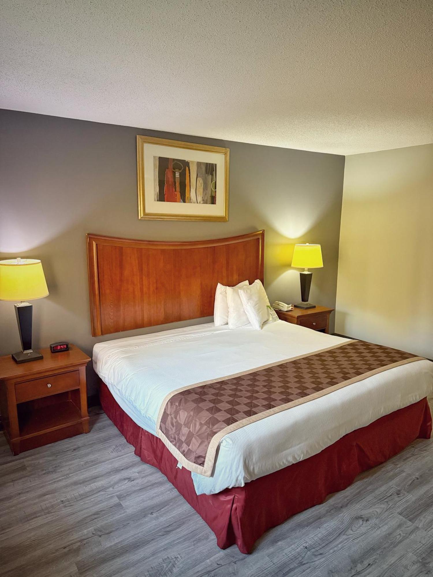 Lake Tree Inn & Suites Marion Kültér fotó
