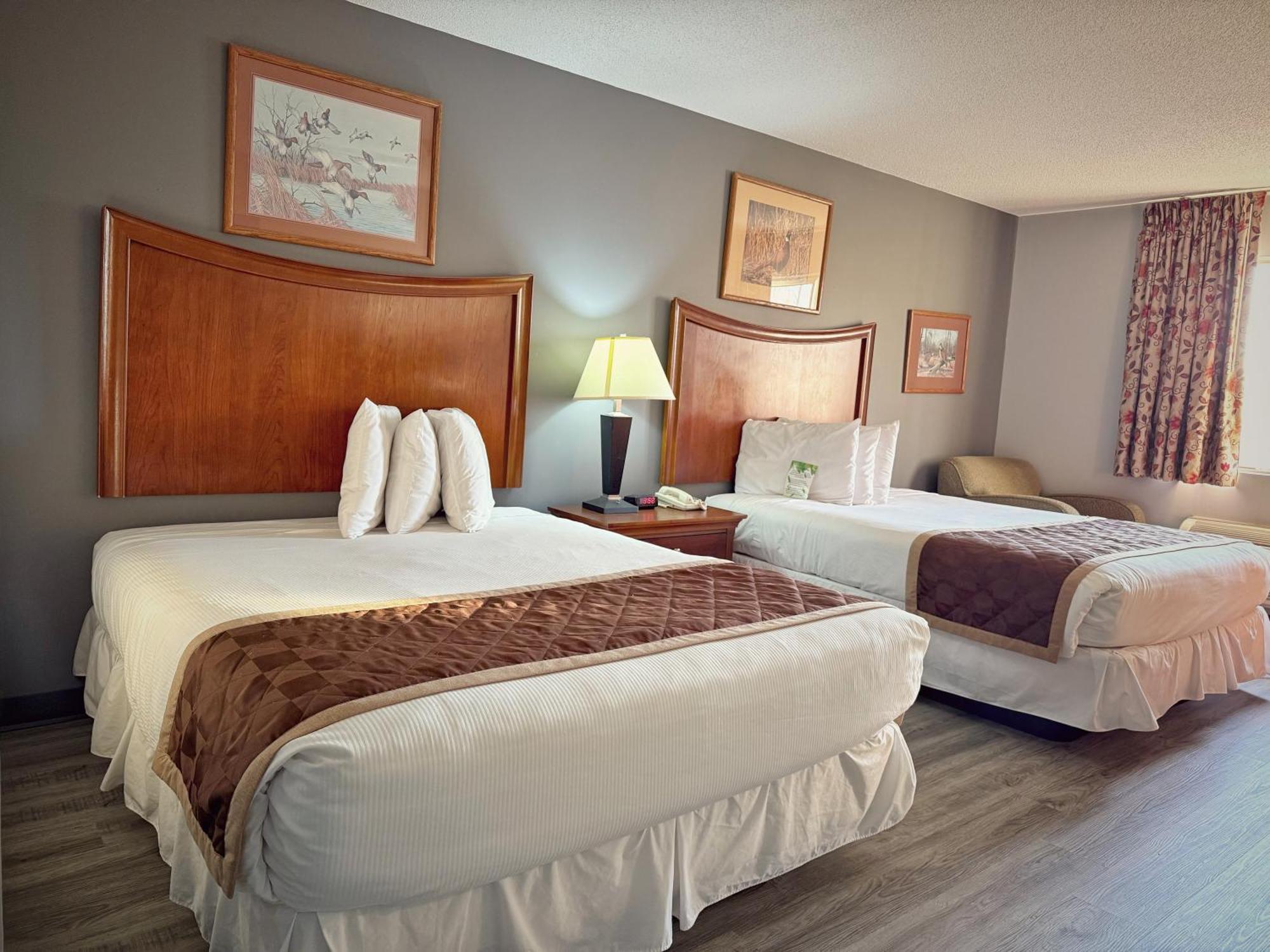 Lake Tree Inn & Suites Marion Kültér fotó