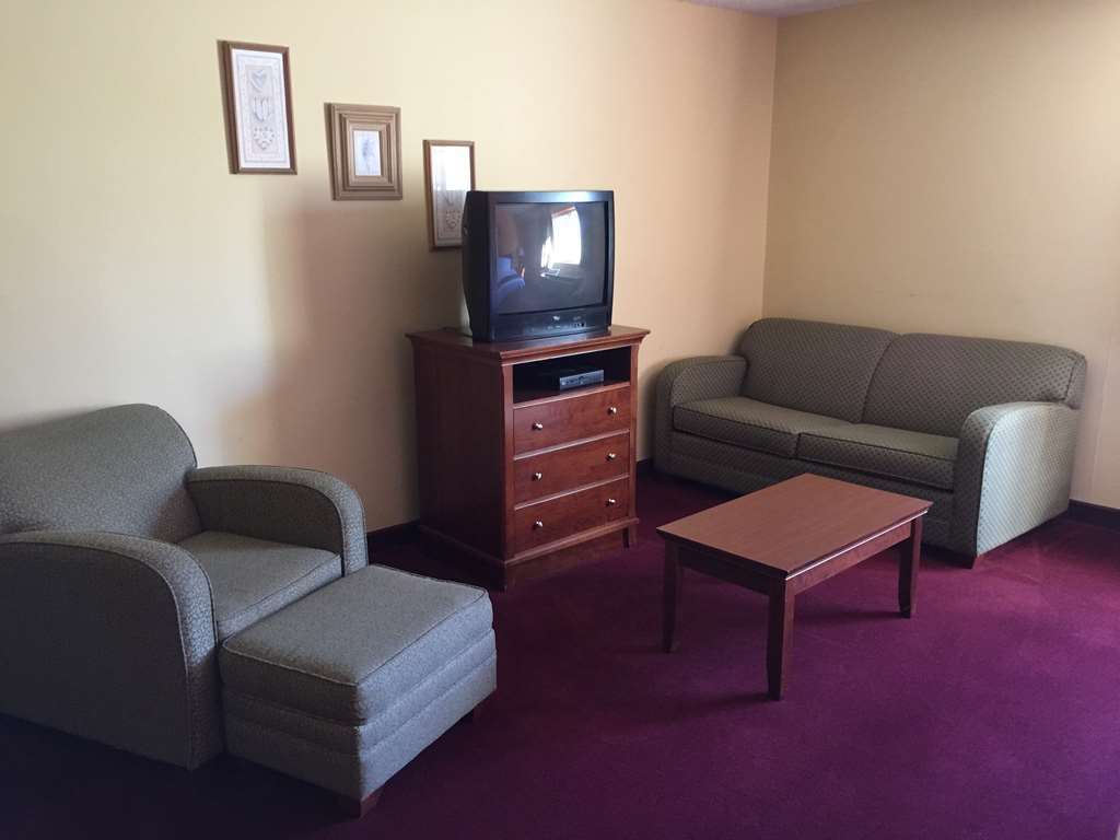 Lake Tree Inn & Suites Marion Szoba fotó