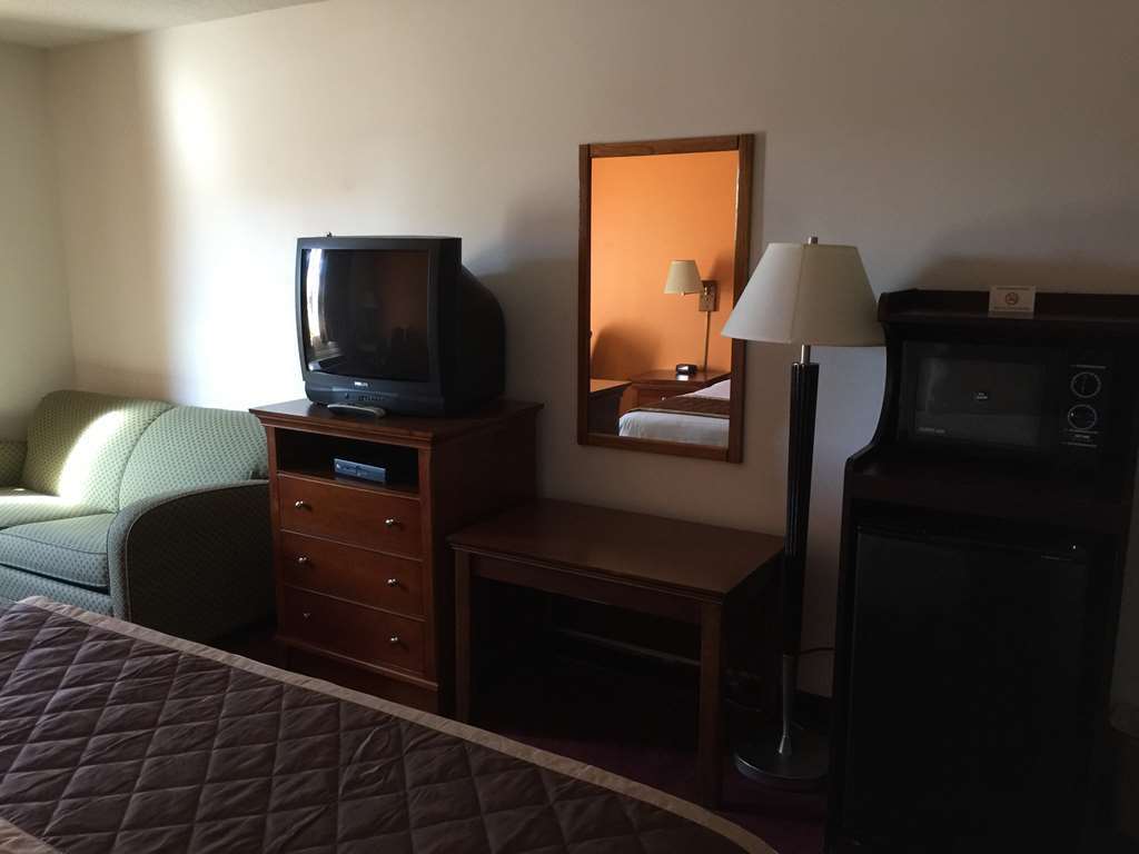 Lake Tree Inn & Suites Marion Szoba fotó