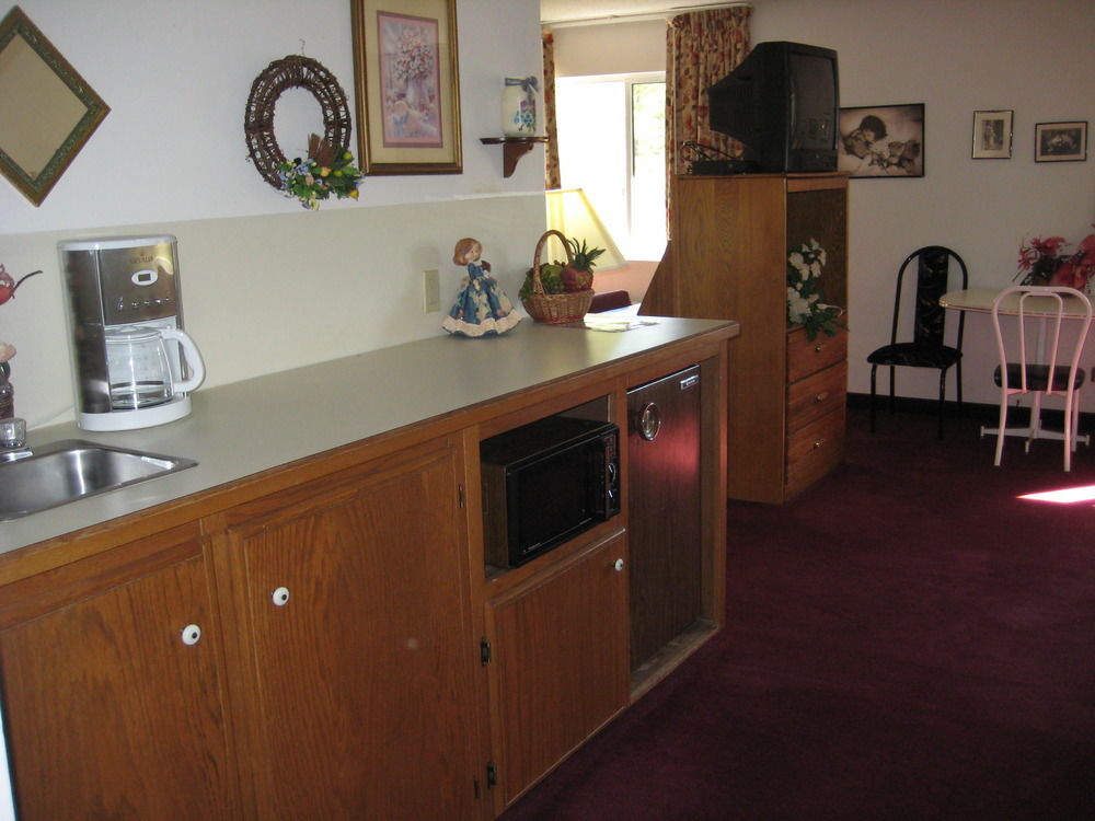 Lake Tree Inn & Suites Marion Kültér fotó