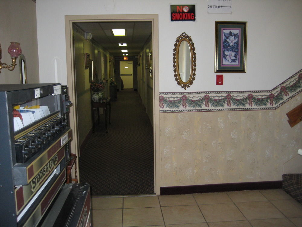 Lake Tree Inn & Suites Marion Kültér fotó