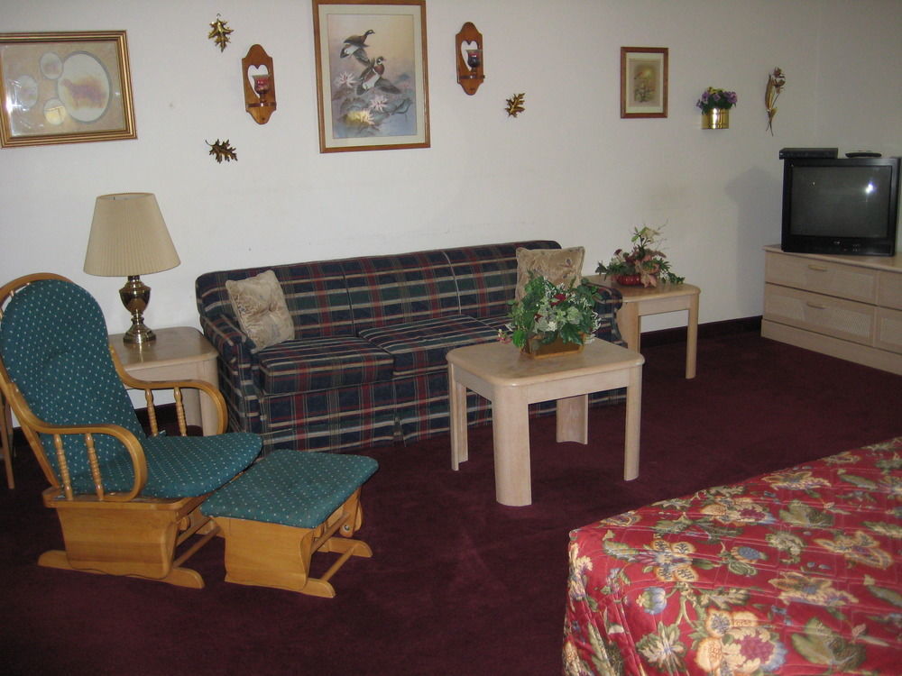 Lake Tree Inn & Suites Marion Kültér fotó