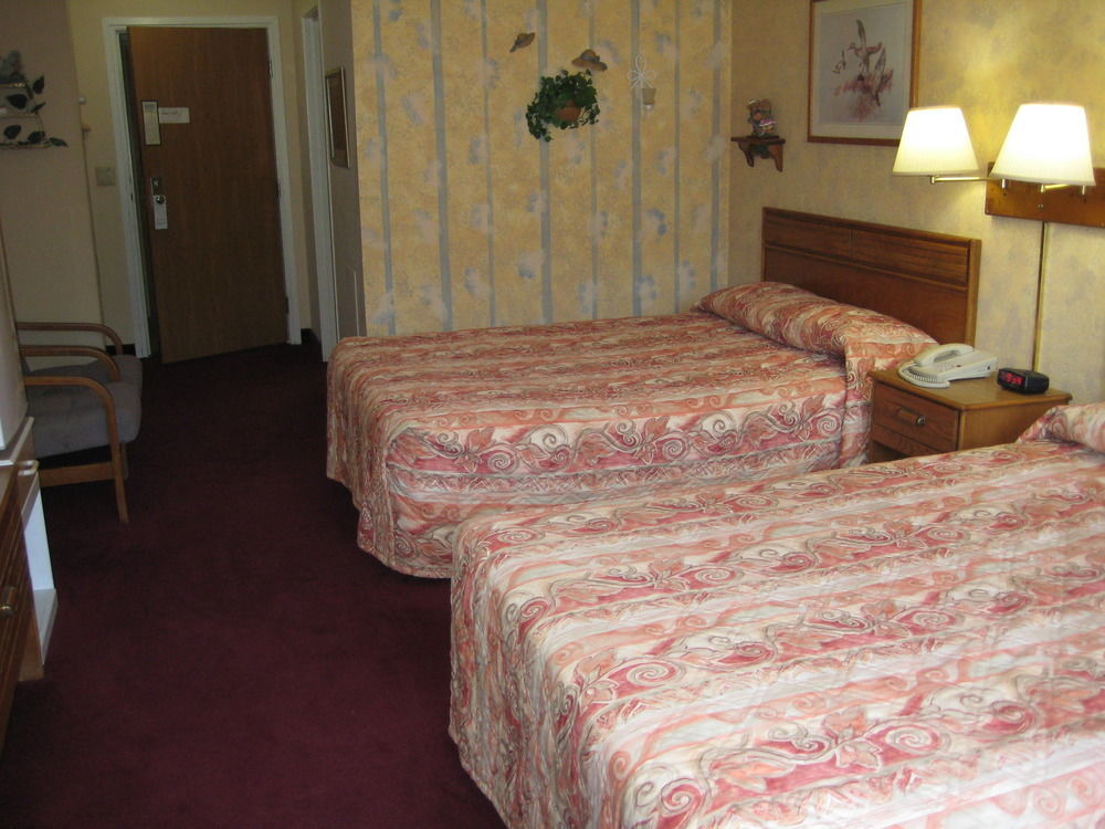 Lake Tree Inn & Suites Marion Kültér fotó
