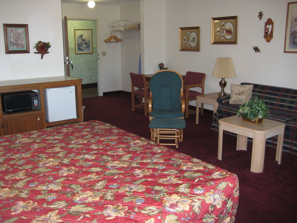 Lake Tree Inn & Suites Marion Kültér fotó